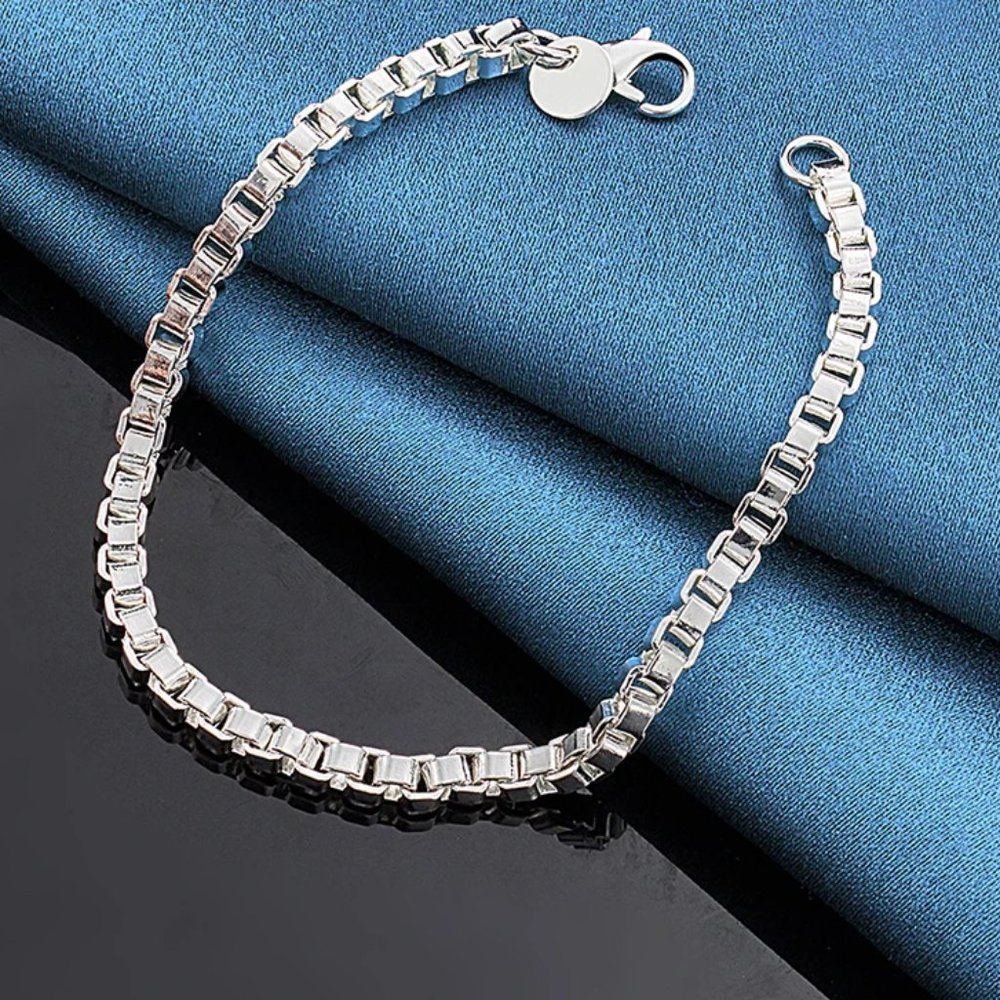 Beautiful Venetian Box Style Ladies Bracelet Stamped .925 Solid Sterling Silver - Picture 4 of 6